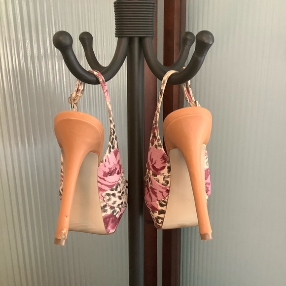 Guess platform high heels - Picture 2 of 4